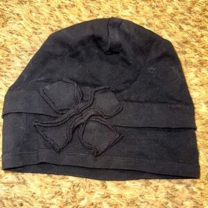 Black flower hat NWOT